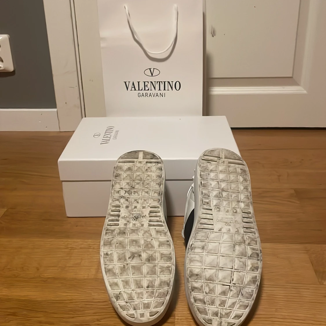 Valentino garavani  - 2