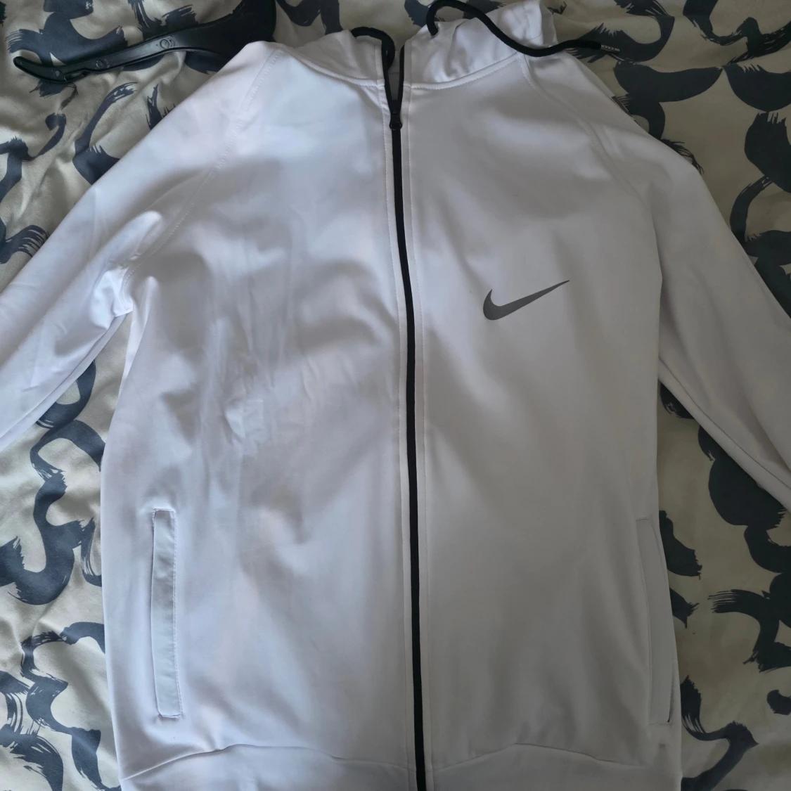 Vit Nike hoodie med dragkedja