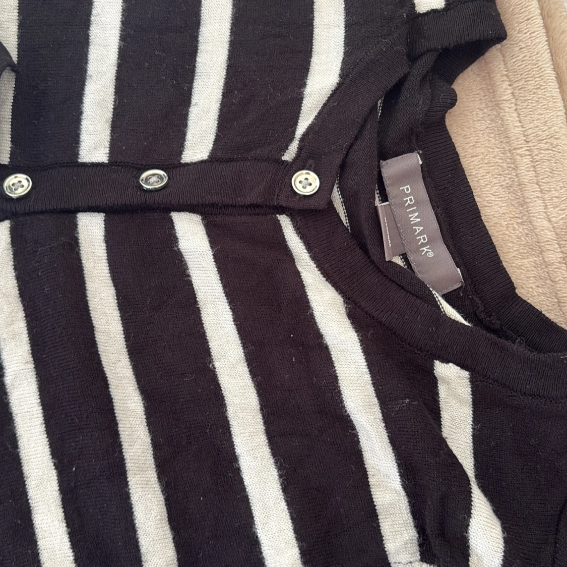 Svartvit randig kofta från Primark och svarta  byxor - 4