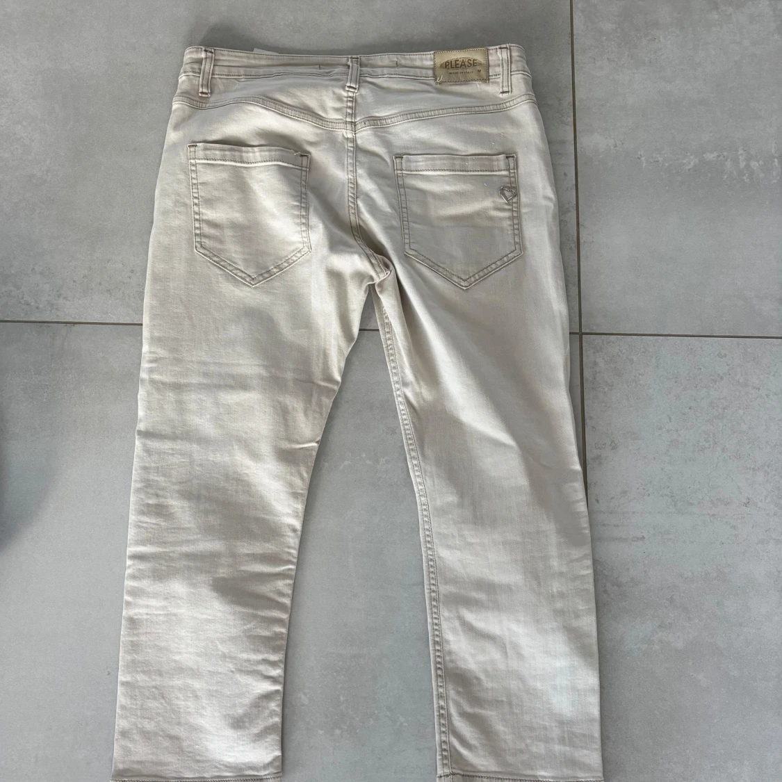 Beiga jeansbyxor från Please, medium - 2