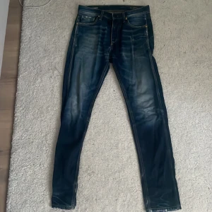 Jack and Jones  - Modell: Erik/anti fit