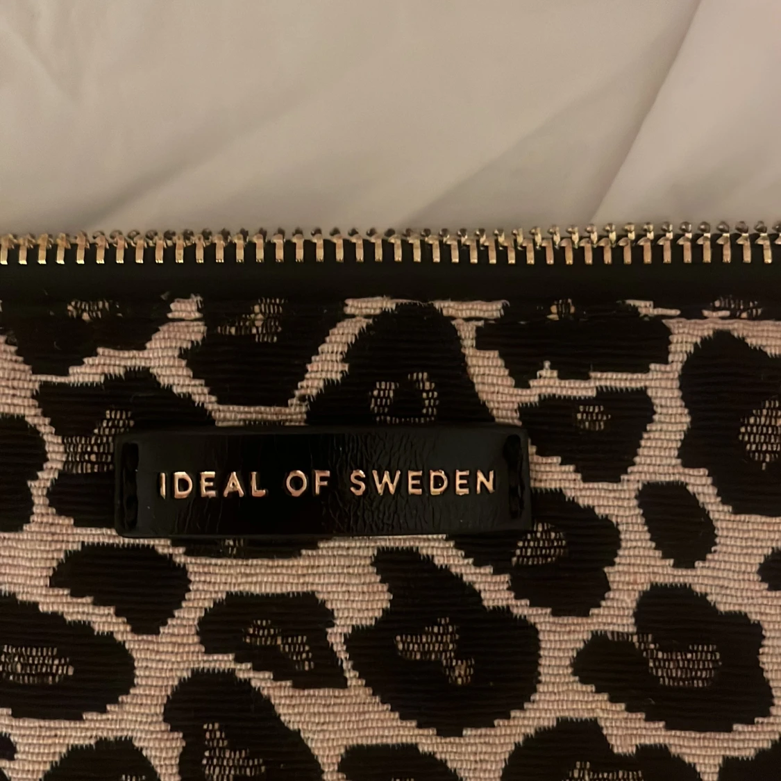 Leopardmönstrad datorväska Ideal of Sweden - 3