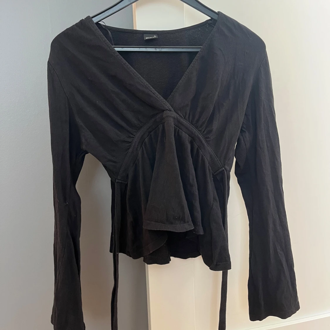 Svart blus från Gina Tricot - 1