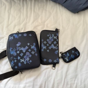 LV trippel bag - Säljer på grund av att jag inte använder den längre, hör av er vid pris och andra frågor 🌟