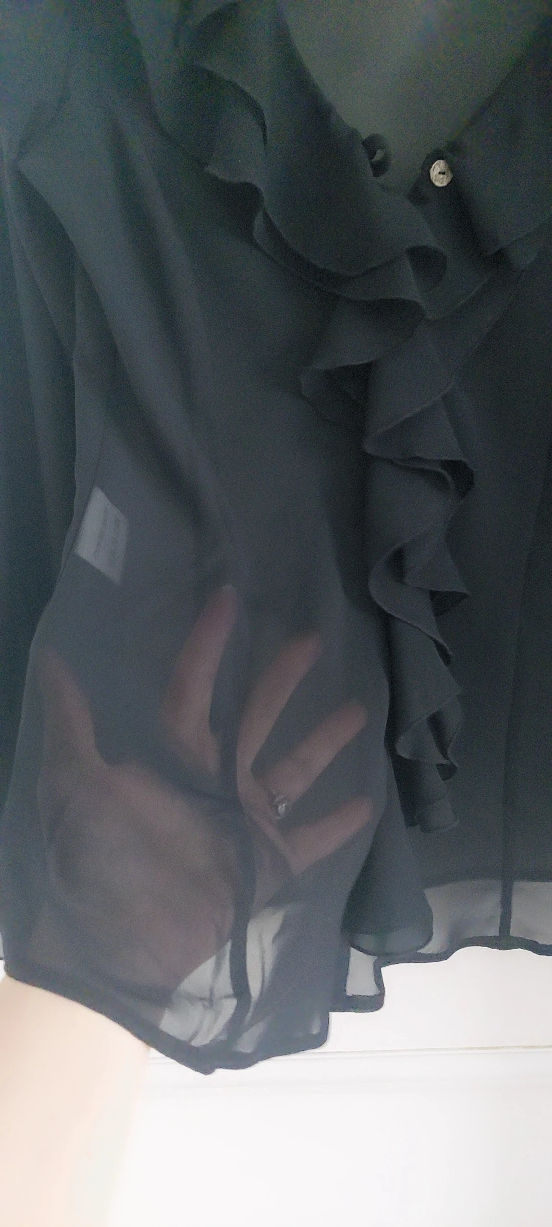 Svart blus med volanger från Grand Werk - 5