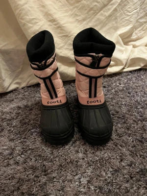 Footi vinterskor i stl 33 - Footi vinterskor i stl 33 nya barnskor 