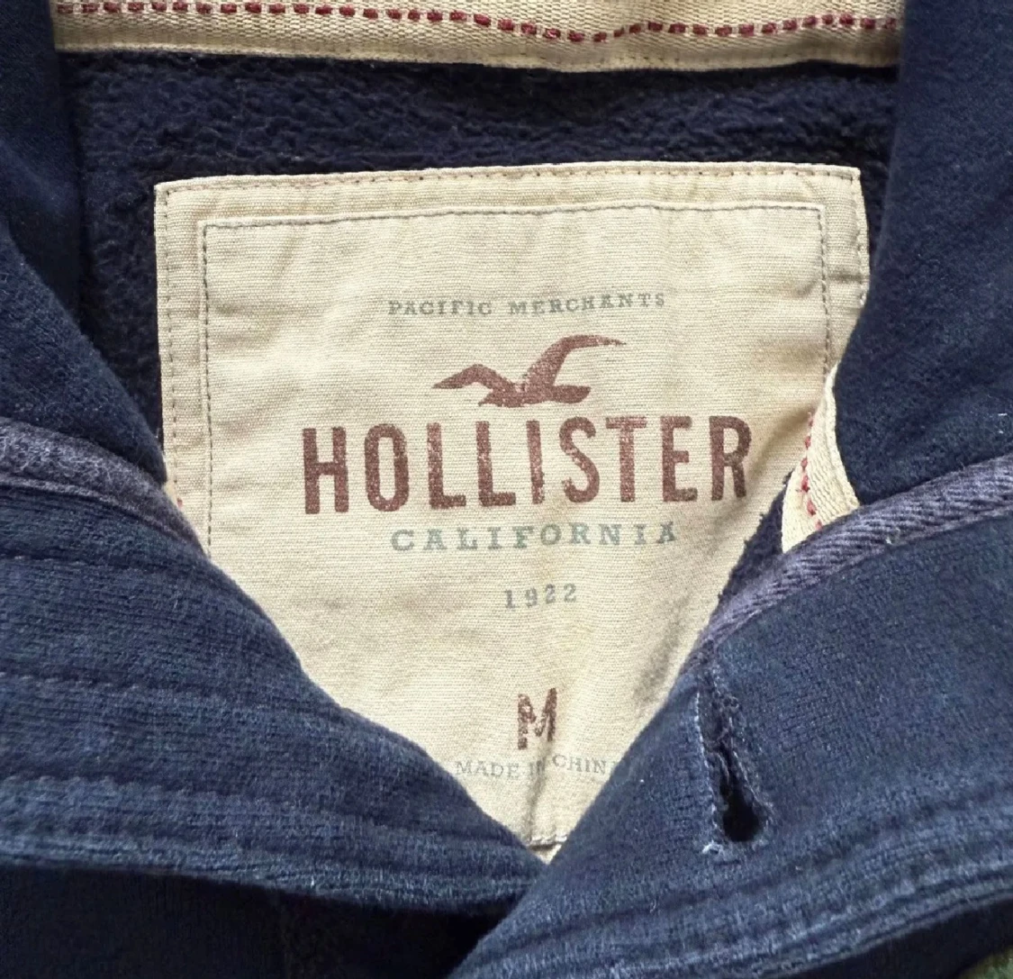 Mörkblå Hollister hoodie med tryck - 2