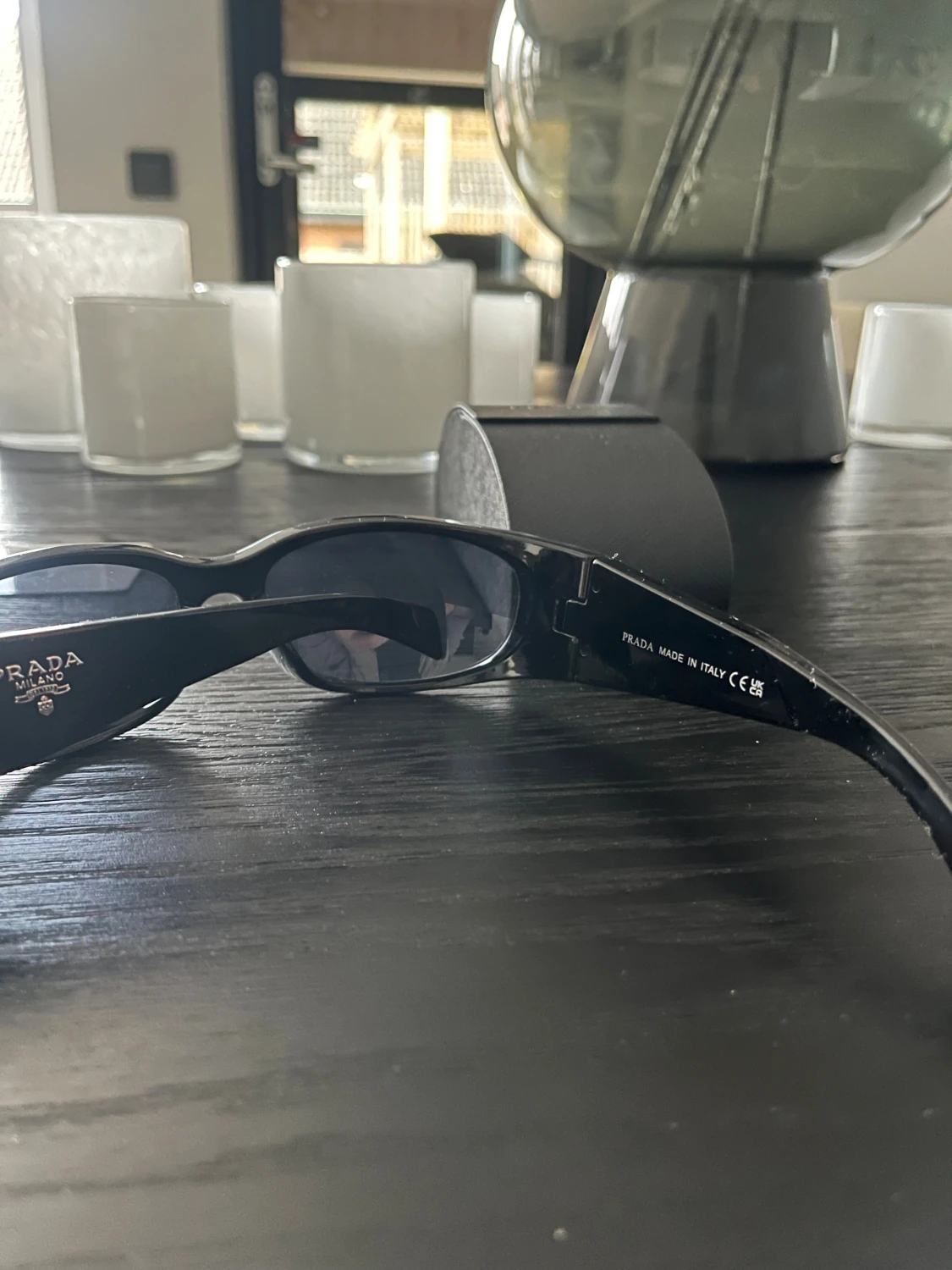 Svarta solglasögon från Prada - 1