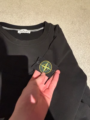 Stone Island  - Tjenare! Ja säljer min stone Island för att den inte kommer till användning o tänker att de är bättre att nån annan får ta hand om han
