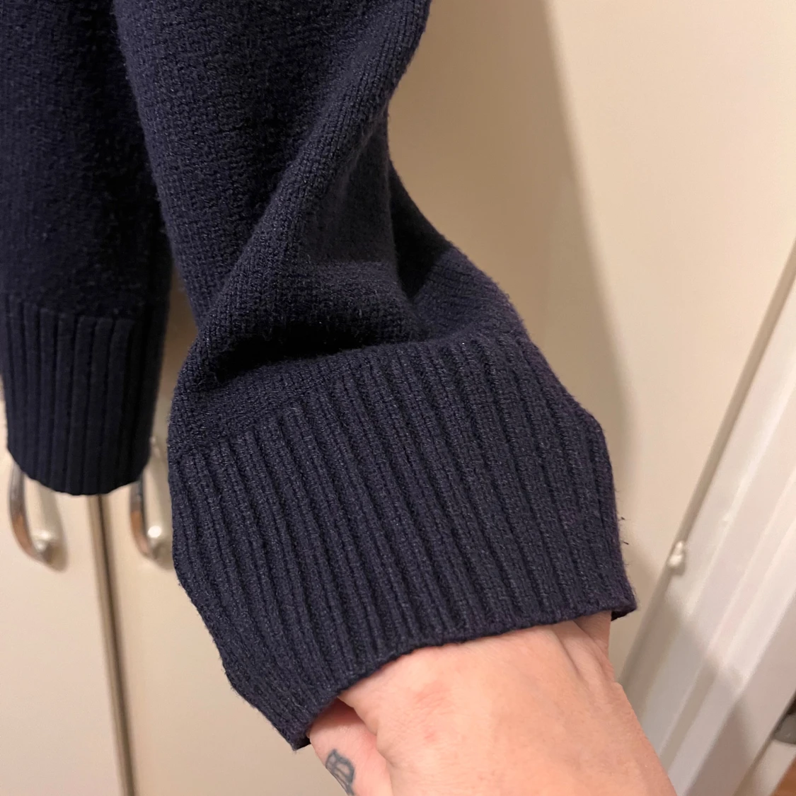 Stickad hoodie strl S  - 4