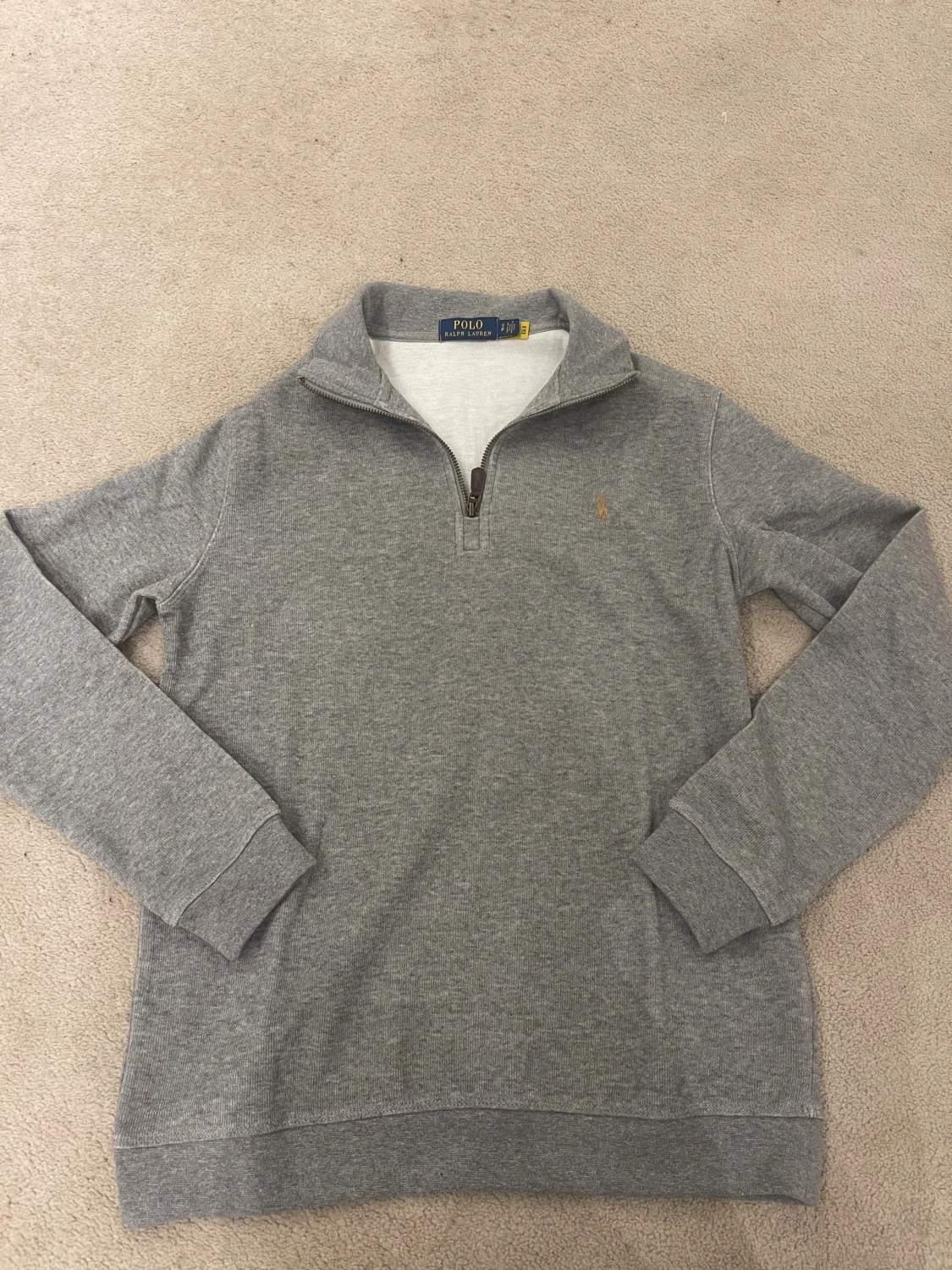 Grå polo quarter zipp