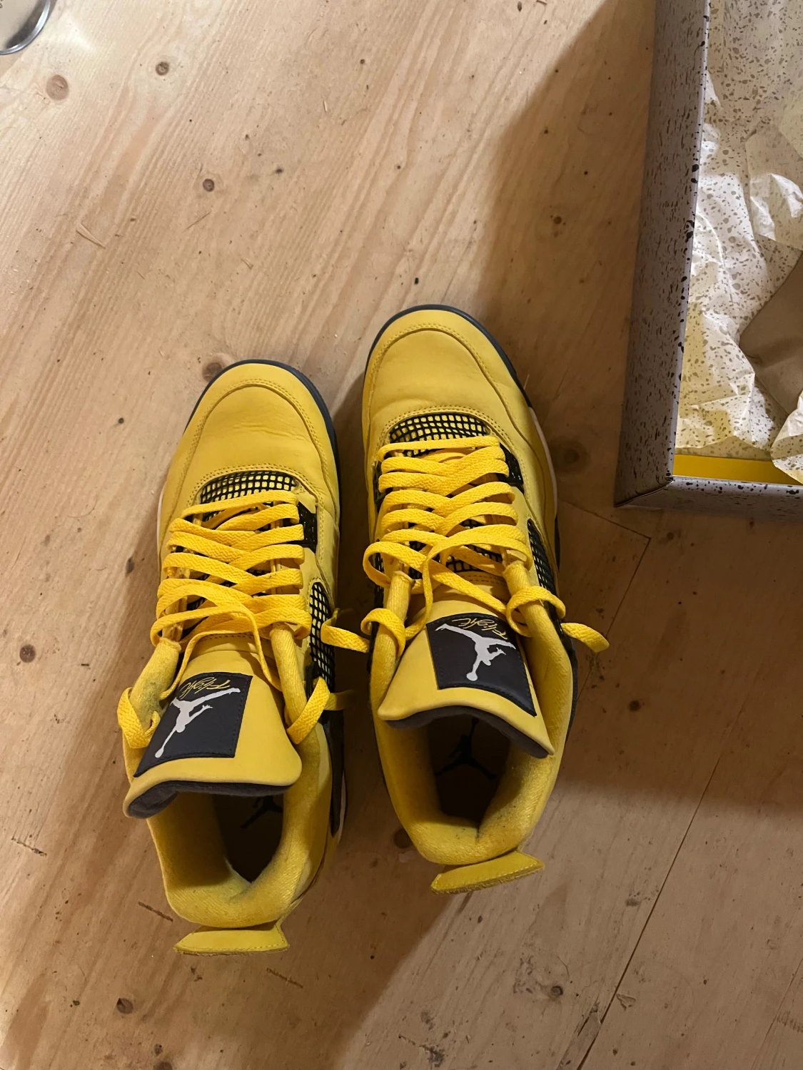 Nike Air Jordan 4 Retro 'Lightning' gul - 1