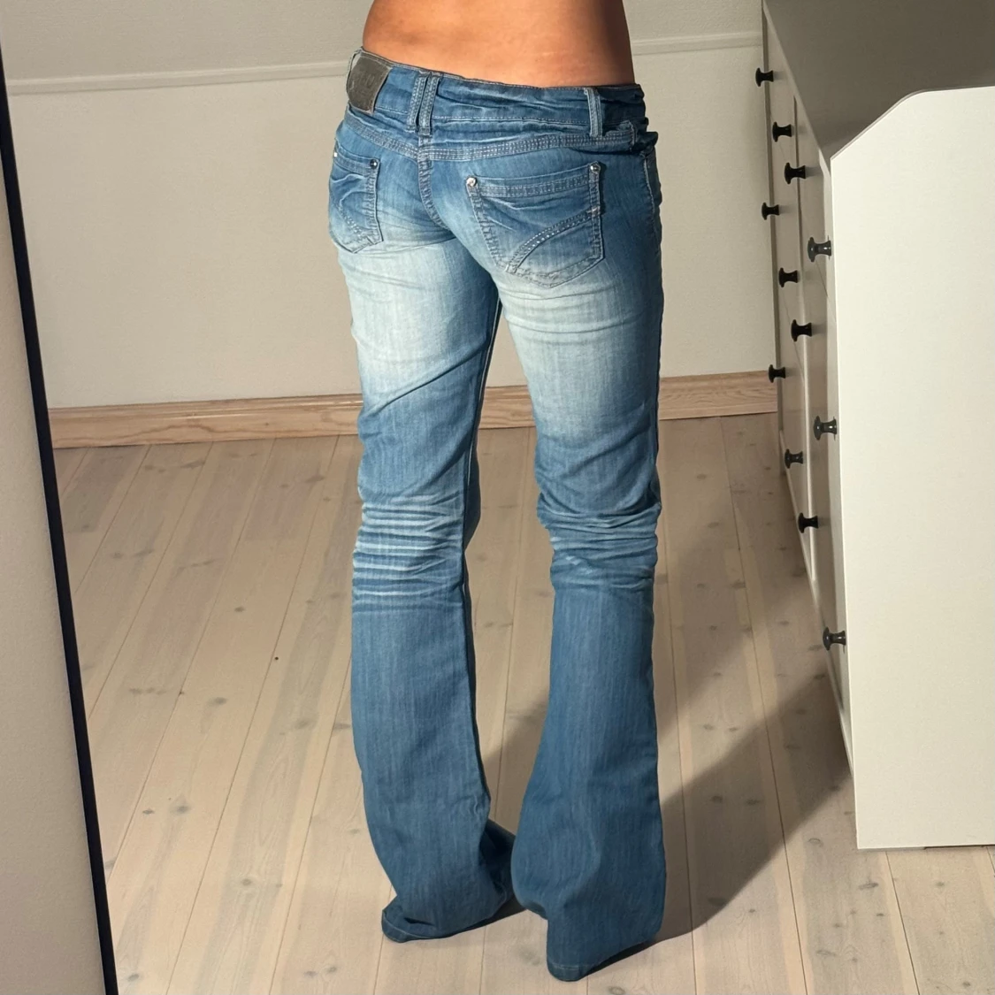 Lågmidjade bootcut jeans  - 2