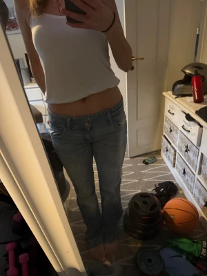 Bershka Ljus blåa jeans - Skit snygga jeans från bershka i storlek 36!