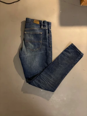 Ralph Lauren relaxed  jeans blå - Snygga blå jeans från Ralph Lauren i modellen relaxed . Köpta i butik, klassisk femficksmodell med name tag inuti