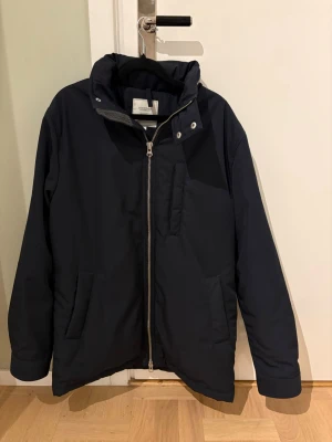Field jacket  - Säljer denna tvär feta fieldjacketen från boomerang i storlek L. Den passar perfekt till vintern/våren och är väldigt sällsynt. Denna jackan är i jättebra skick. Denna jackan kostar 3499 som ny! Hör av er vid fundering och pris kan diskuteras😃👍💯