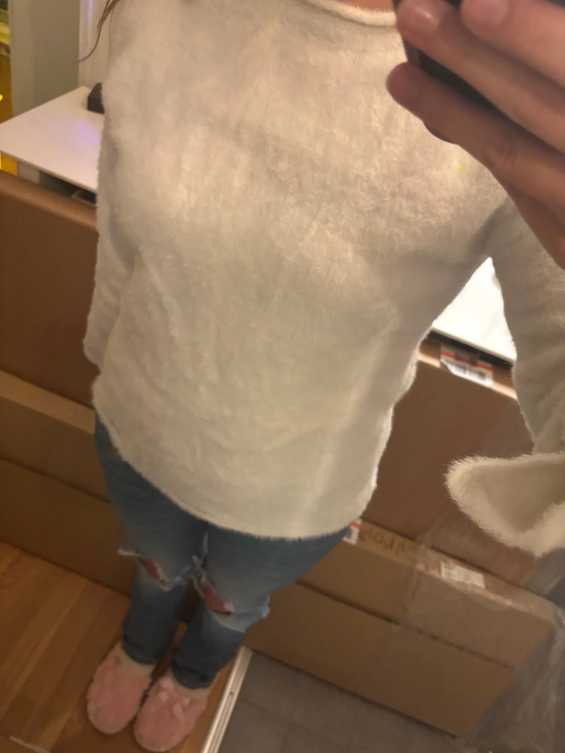 Vit fluffig långärmad tröja - 1