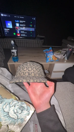 Väldigt snygg keps  - Jätte snygg keps onesized