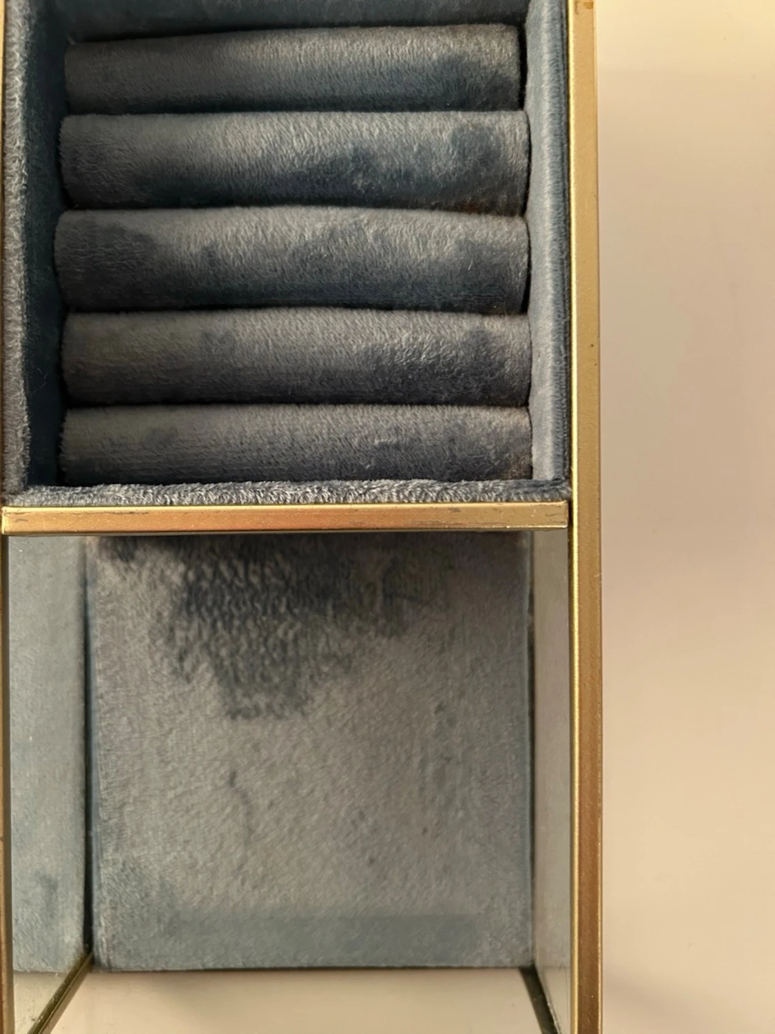 Blå smyckesbricka i sammet från Flying Tiger - 2