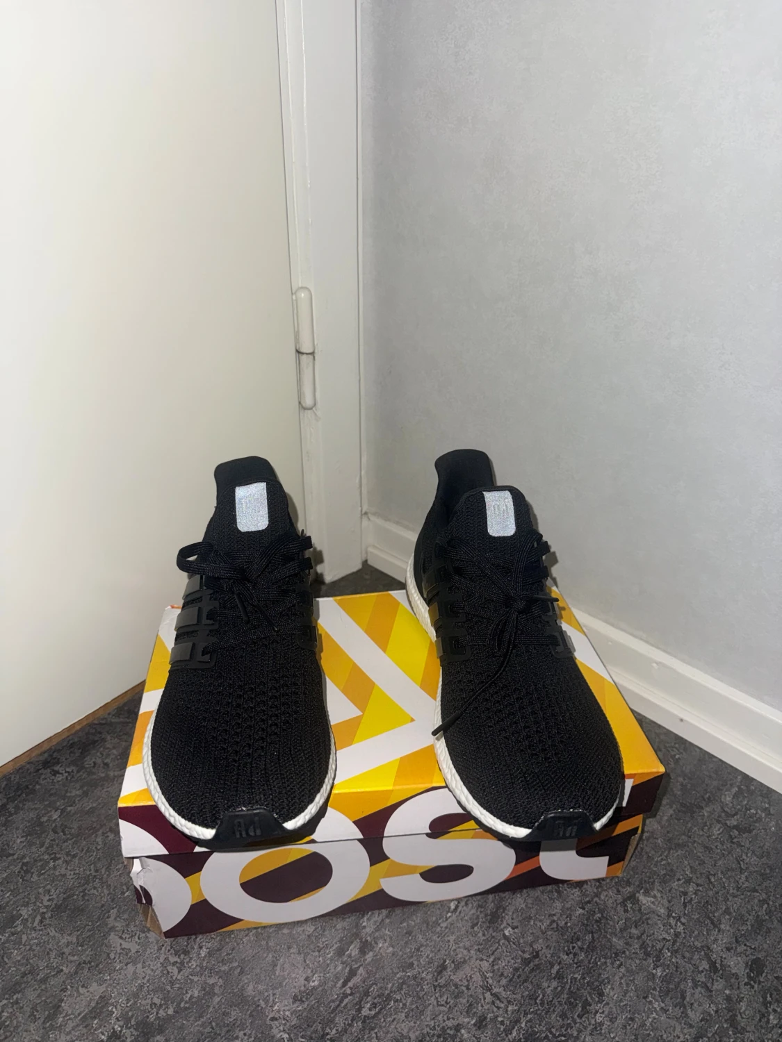 Adidas Ultraboost svarta sneakers - 1