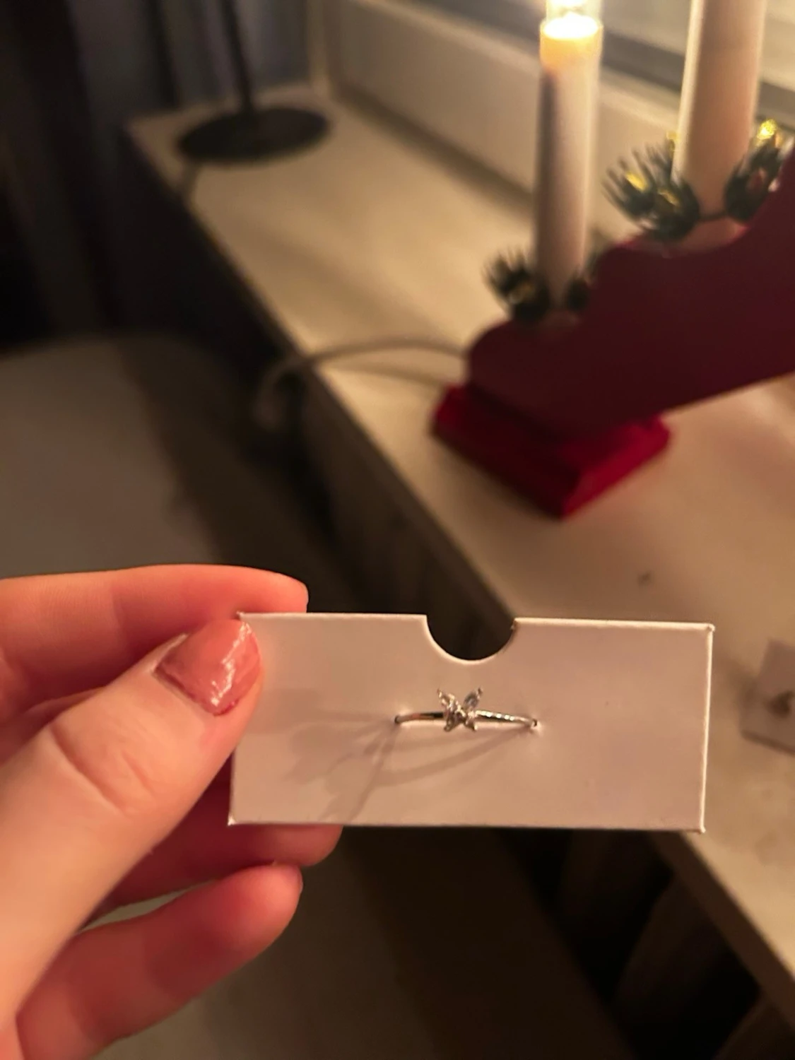 silvriga örhängen + silvrig ring!!  - 2