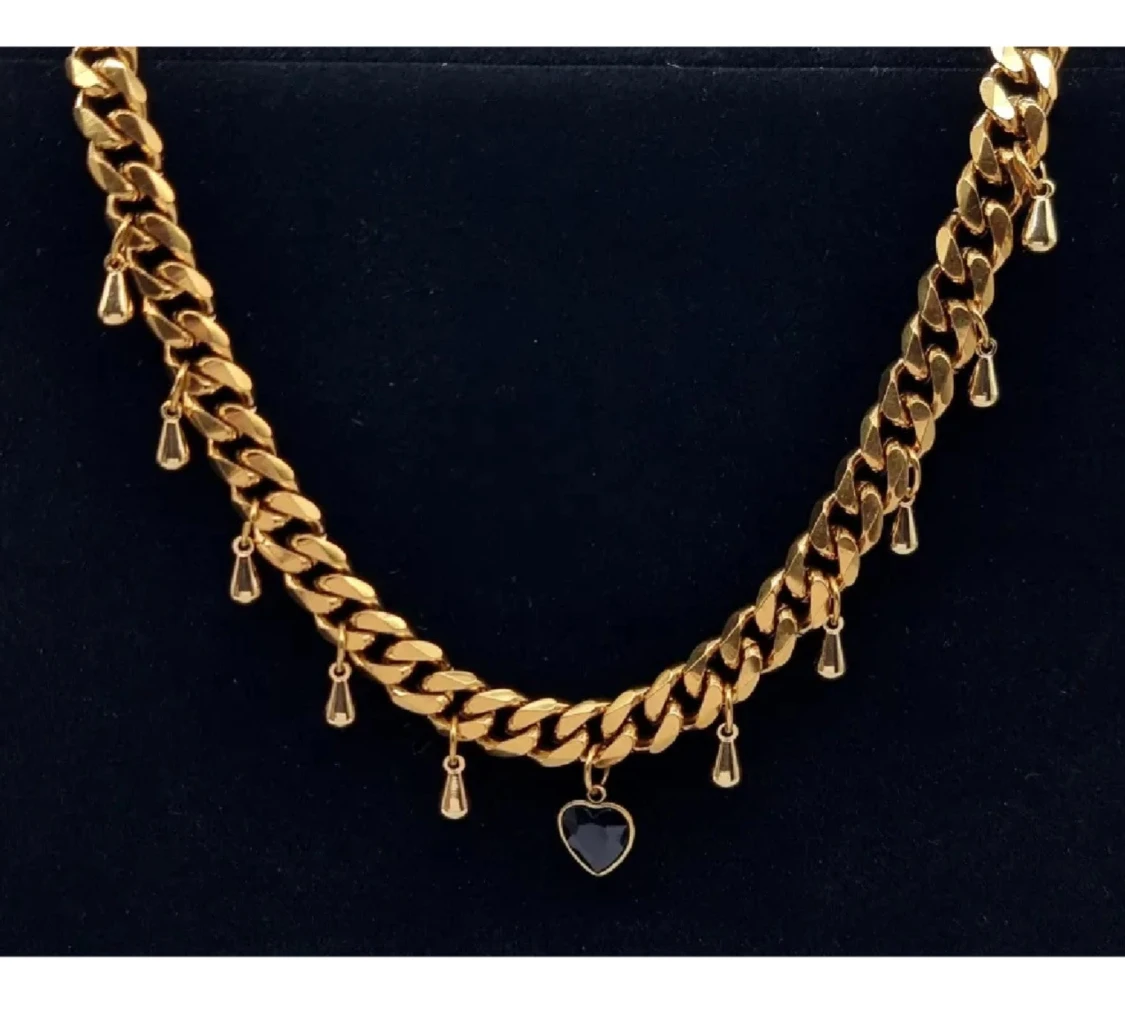 Stilfullt halsband med hjärta  - 2