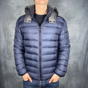 Colmar jacka - Storlek: 54(L)|| Skick: Mycket bra || Nypris: Ca 5000kr || Följ för liknande produkter 🍾