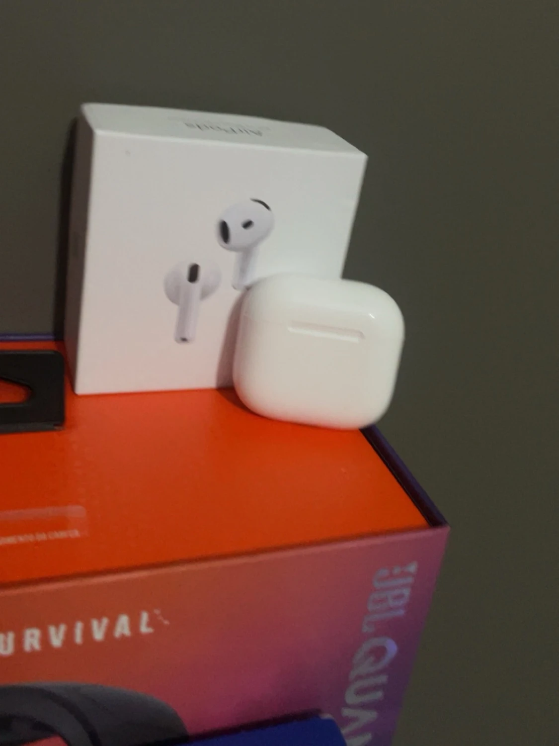 Apple AirPods 4 helt nya öpnade för att visa er