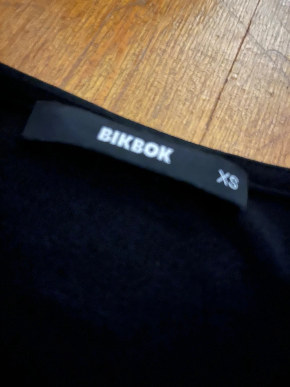 Svart topp från BikBok - 1