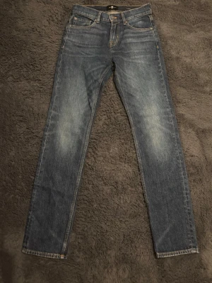 7 For All Mankind Jeans - Dessa jeans är väldigt fina och är i storlek 28:32 med modellen slimmy som är slim fit passform 