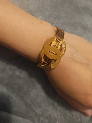 Armband i brons färg - Armband i brons färg använd 1 gång