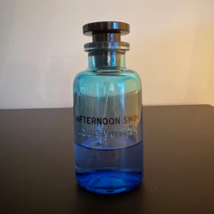 LV Afternoon Swim splittar/samples/parfymprover - LV Afternoon Swim Samples 2ML | 75:- 3ML | 110:- 5ML | 175:- 10ML | 340:- 30ML | 950:-