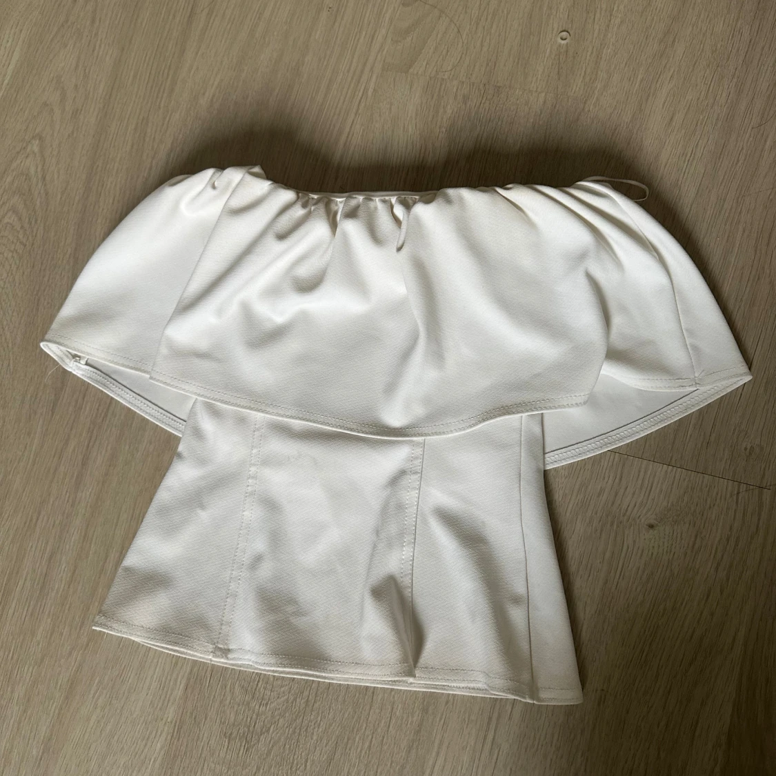 Vit offshoulder topp från Zara