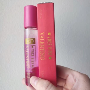 Valentino Voce Viva Perfume - Valentino Voce Viva Perfume. 33ml bottle. New! A great all year around fragrance.