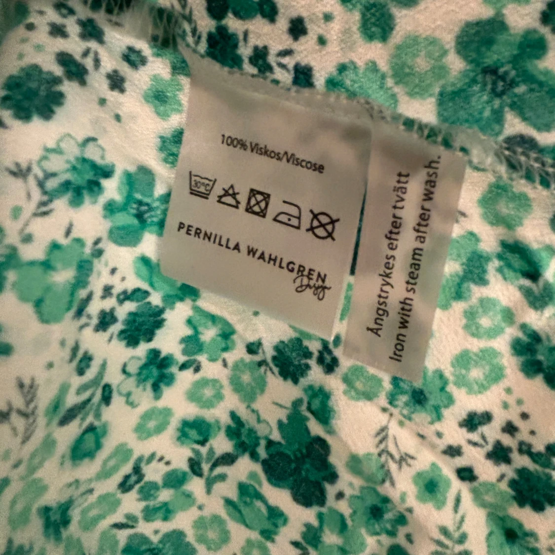 Blommig blus från Pernilla Wahlgren XS - 4