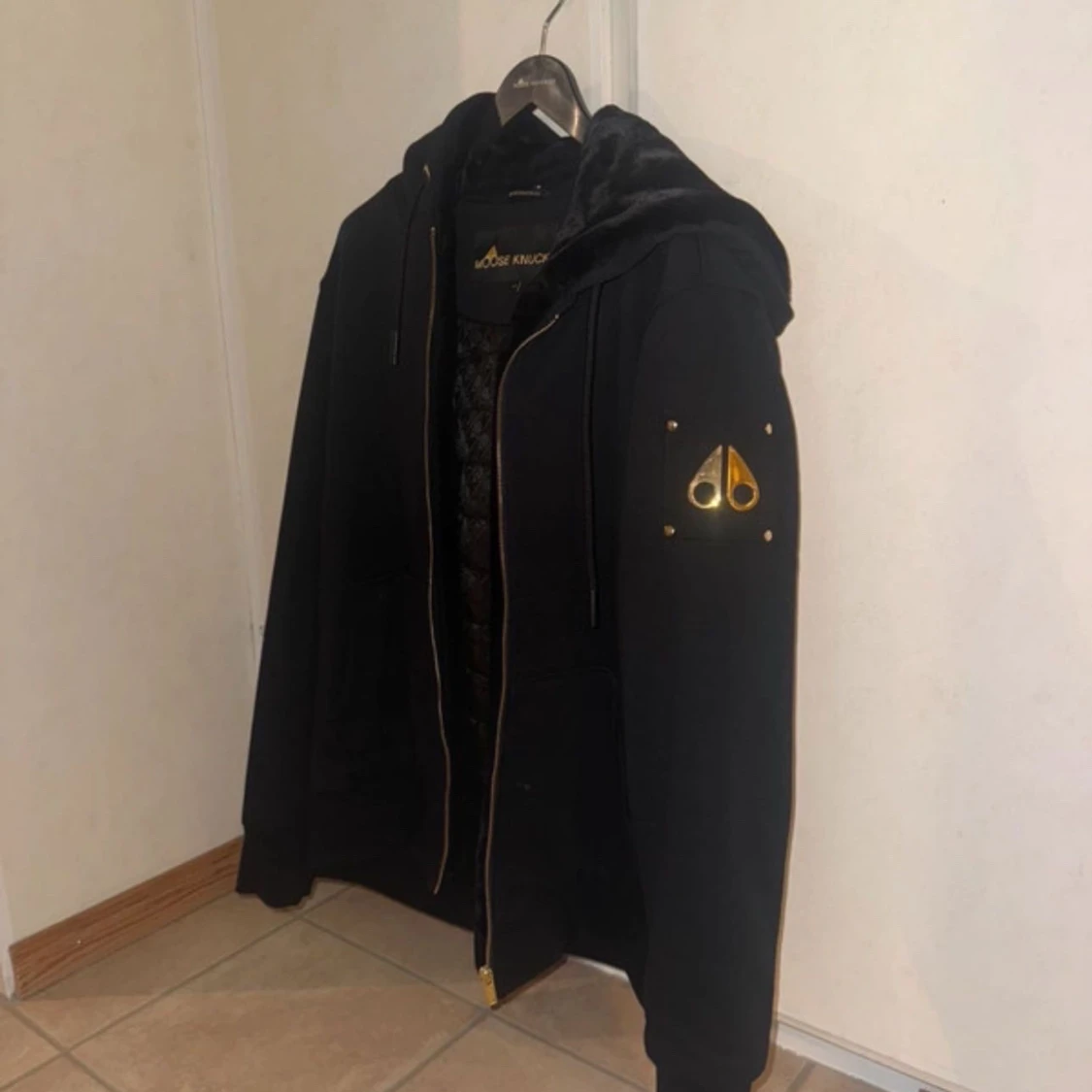 Svart pufferjacka Moose Knuckles