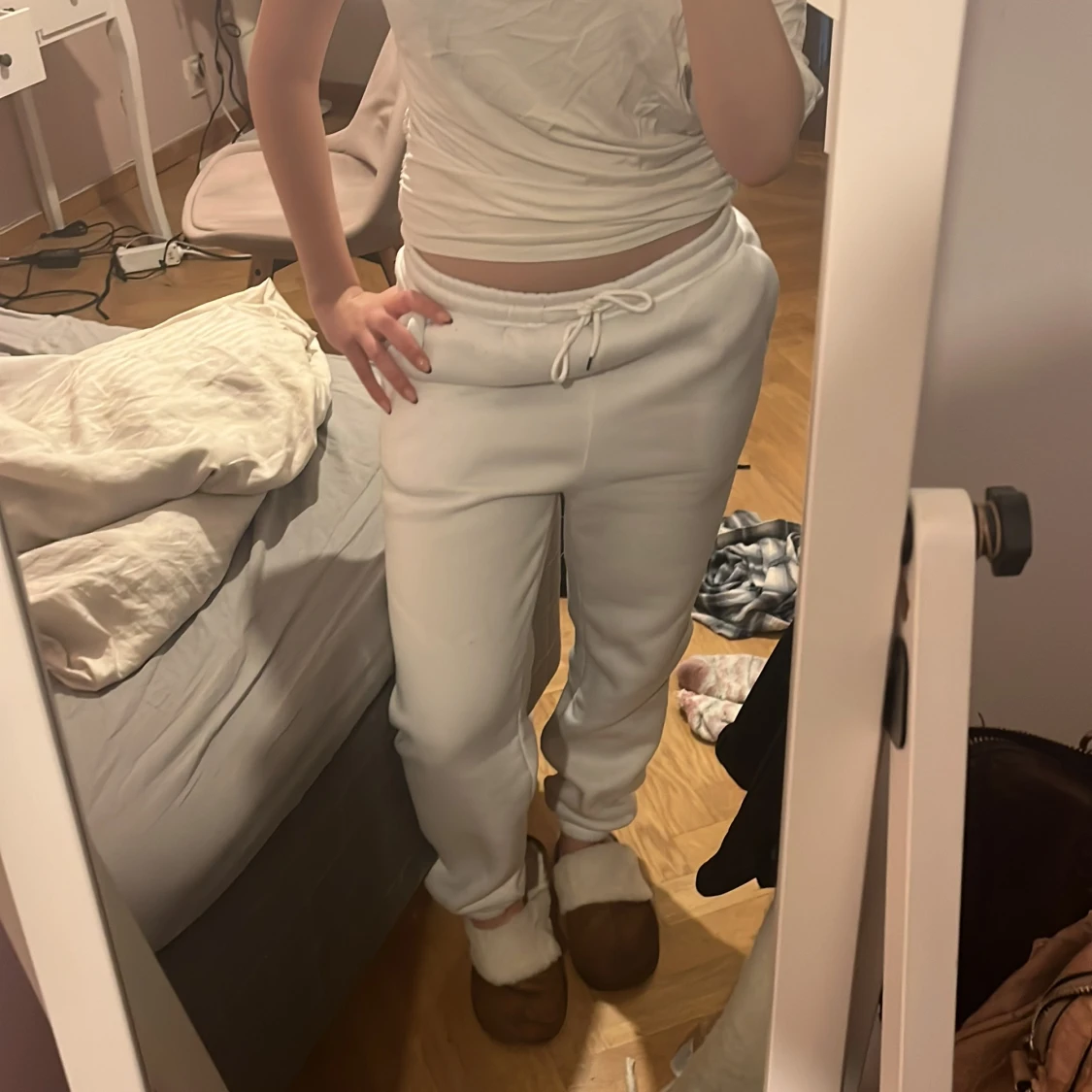 Vita mjukisbyxor från SHEIN, strl S - 1