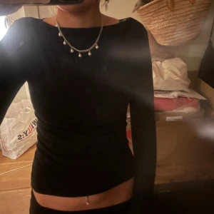 Svart tröja - En superfin svart tröja men intimissmi liknande material!!! 💗💗