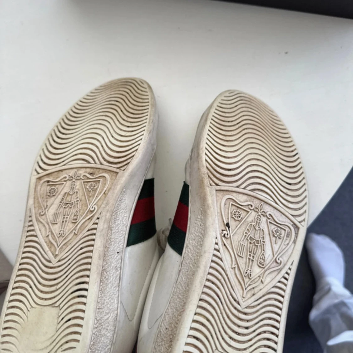 Gucci sneakers med orm broderi - 4