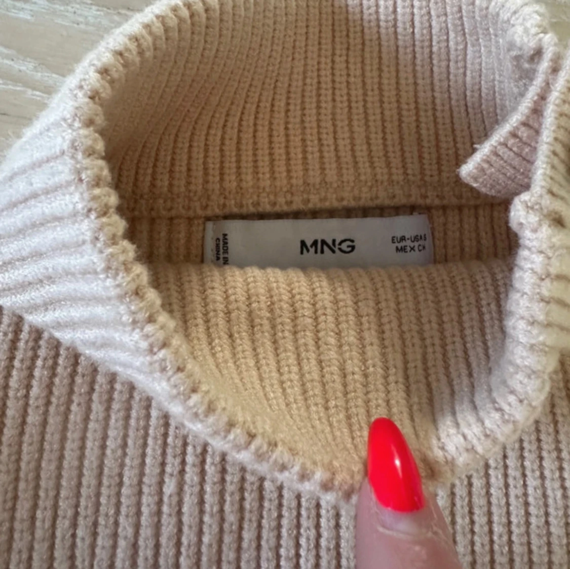 Begie stickad tröja  - 1