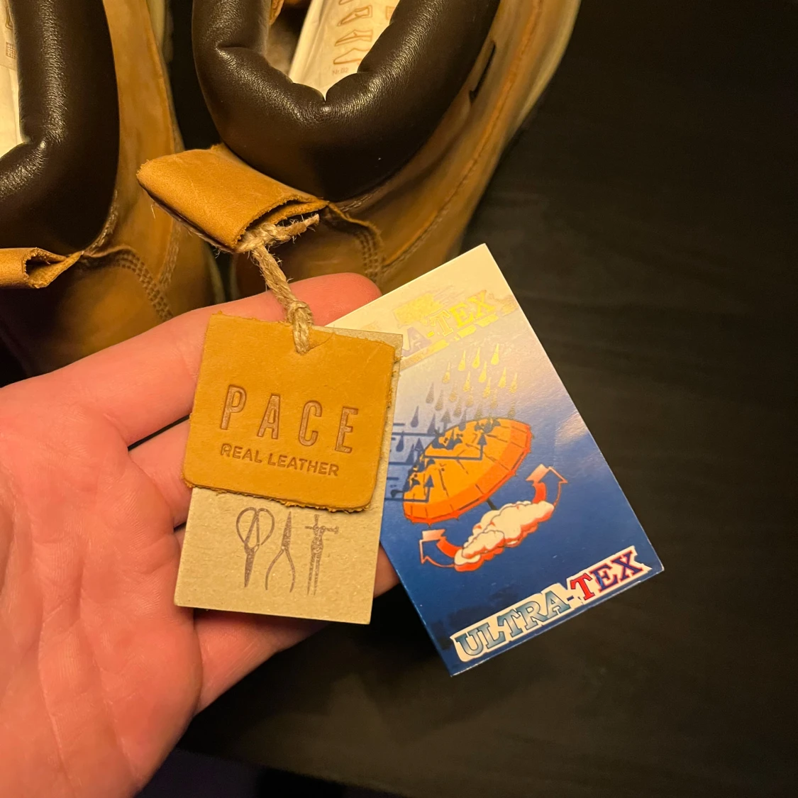 Beiga skinnkängor från Pace strl 43 - 1