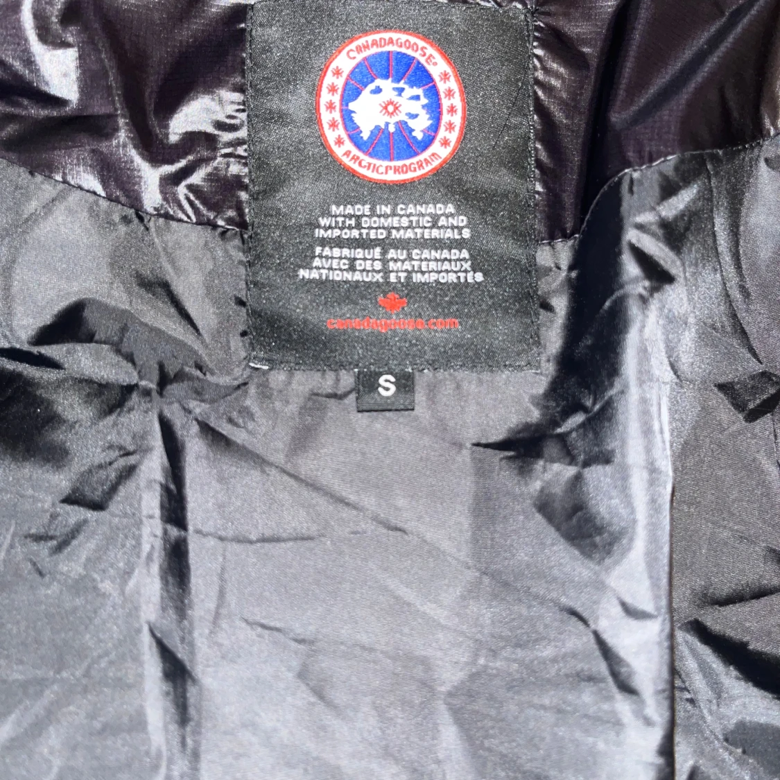 Svart pufferjacka från Canada Goose - 1