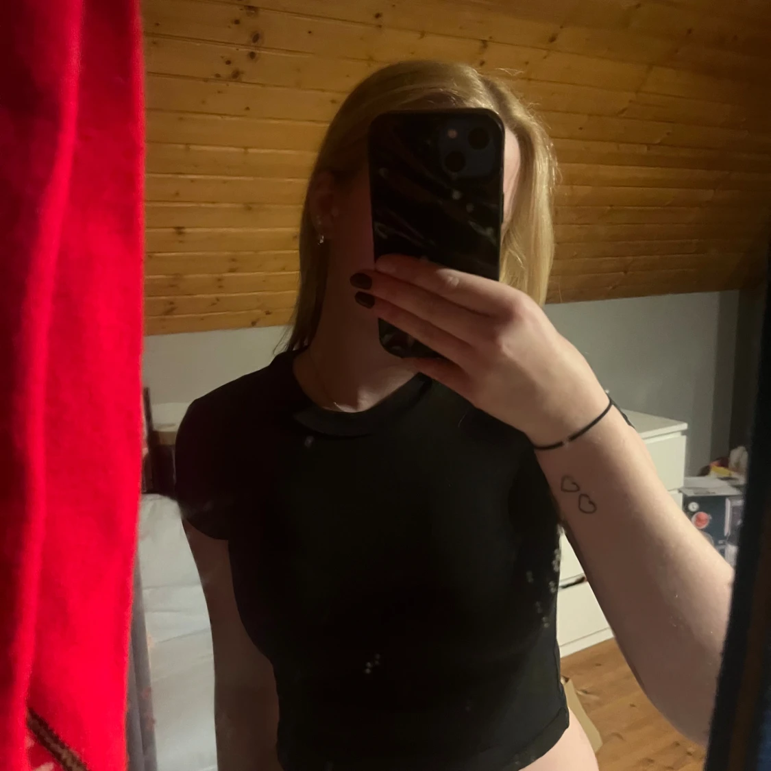 Svart croppad t-shirt från H&M Divided - 2