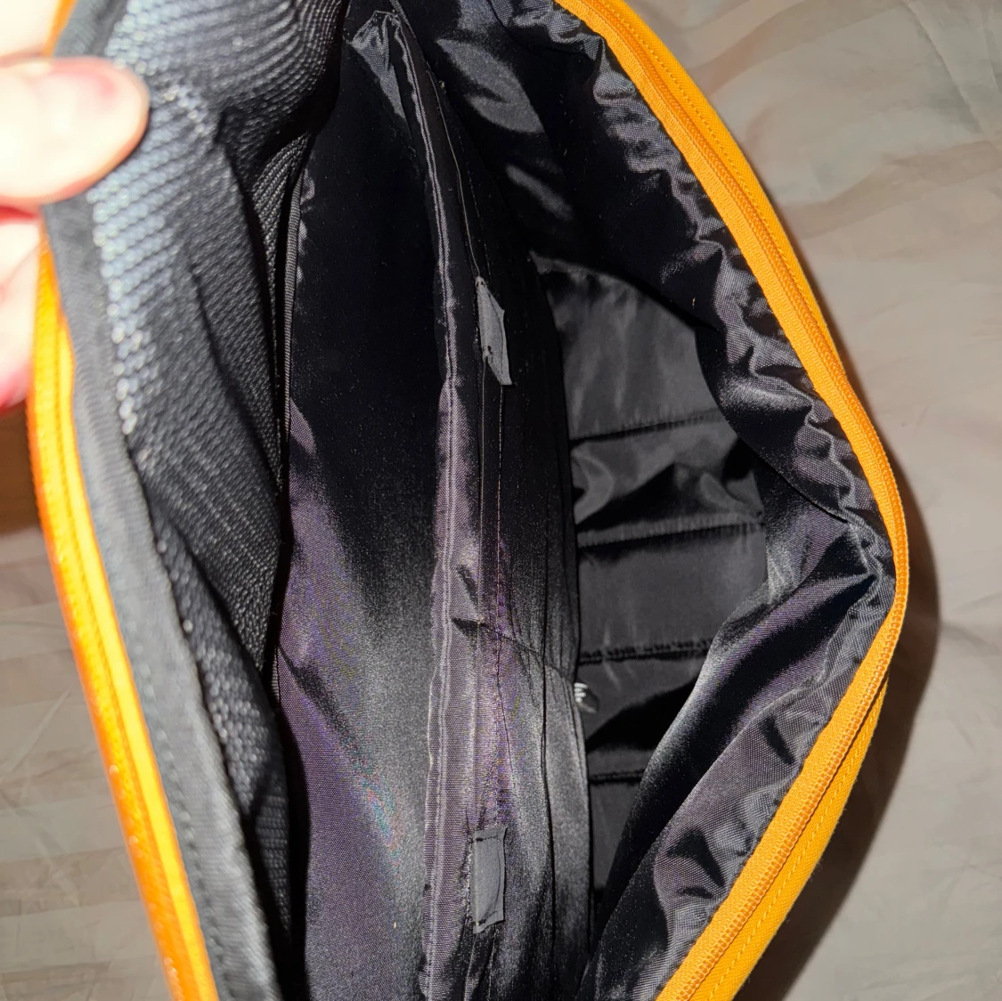 Gul ryggsäck från DB med fack - 2