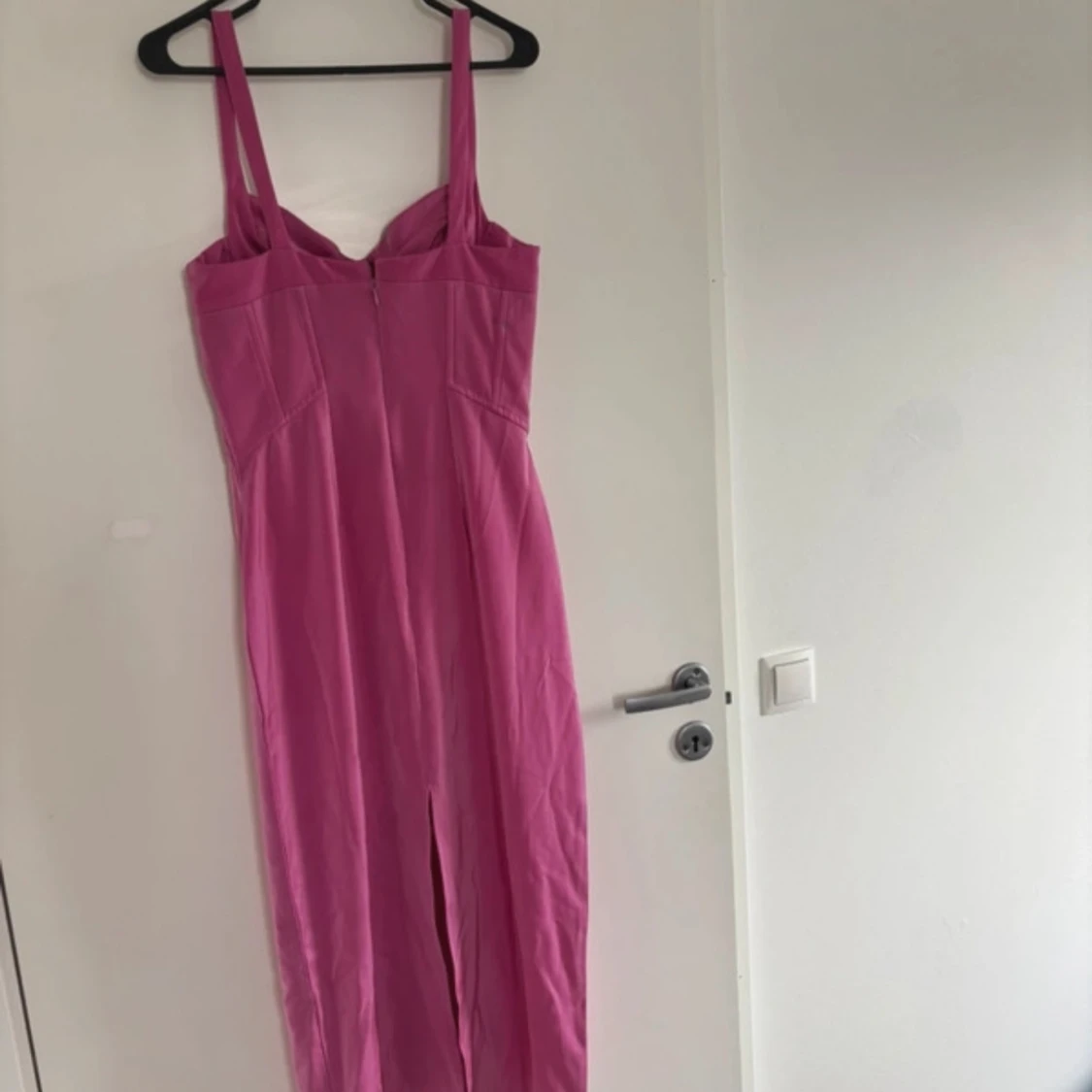 Rosa långklänning med slits - 2