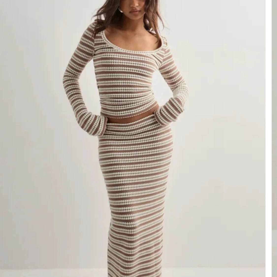 Nelly randig stickat set