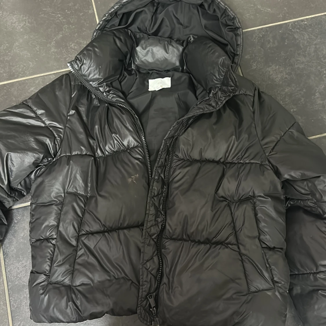 Svart pufferjacka  - 1