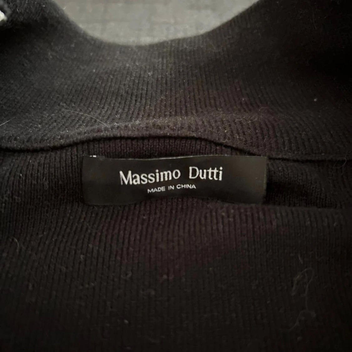 Svart cardigan från Massimo Dutti - 2