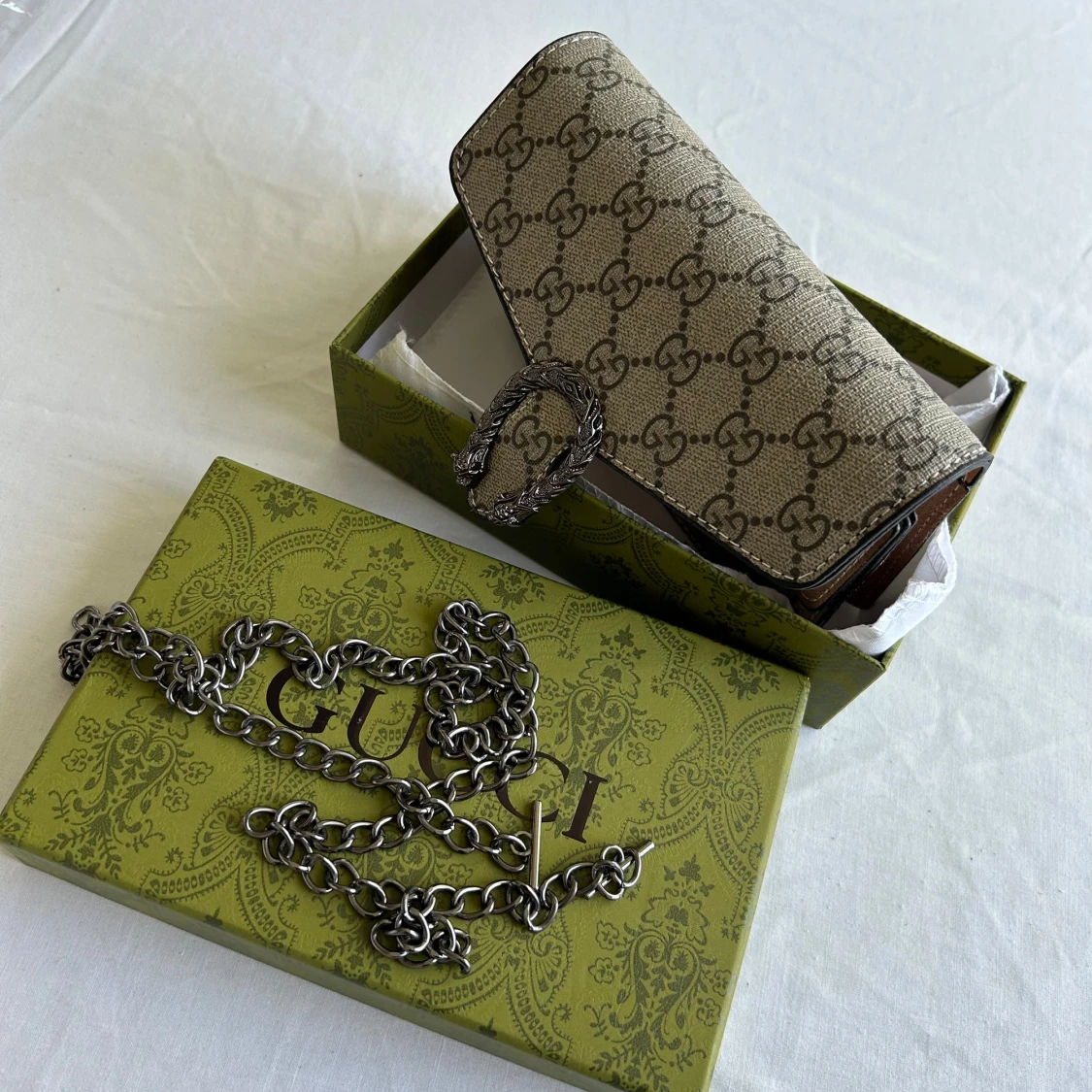 Gucci beige axelväska med kedja - 3