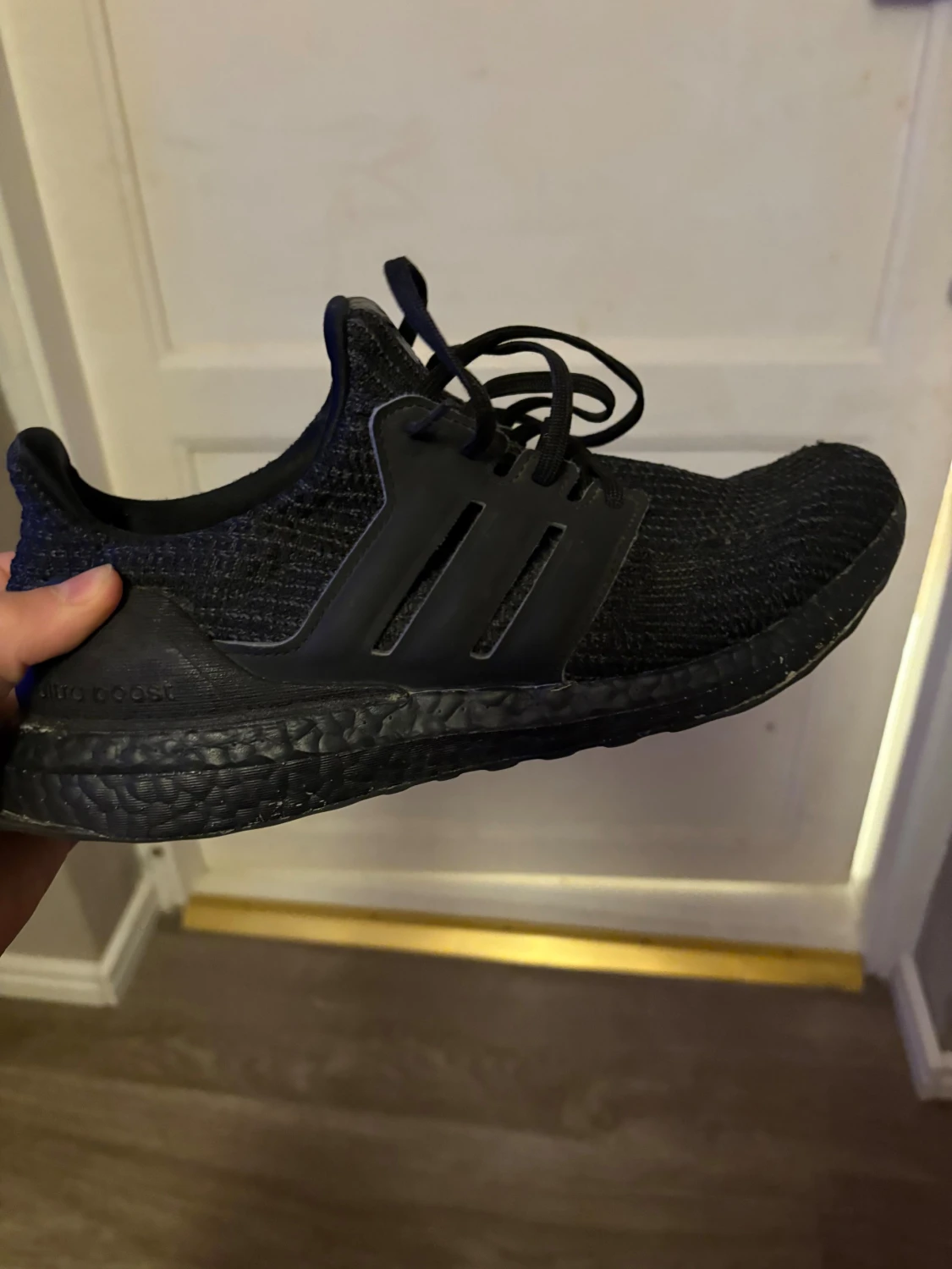 Svarta Adidas Ultraboost sneakers